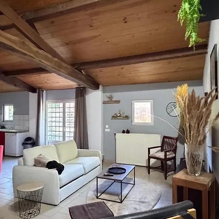 Сasa de vacaciones Maison à La Campagne Avec Piscine Privée Et Balnéo Sendets (Gironde)